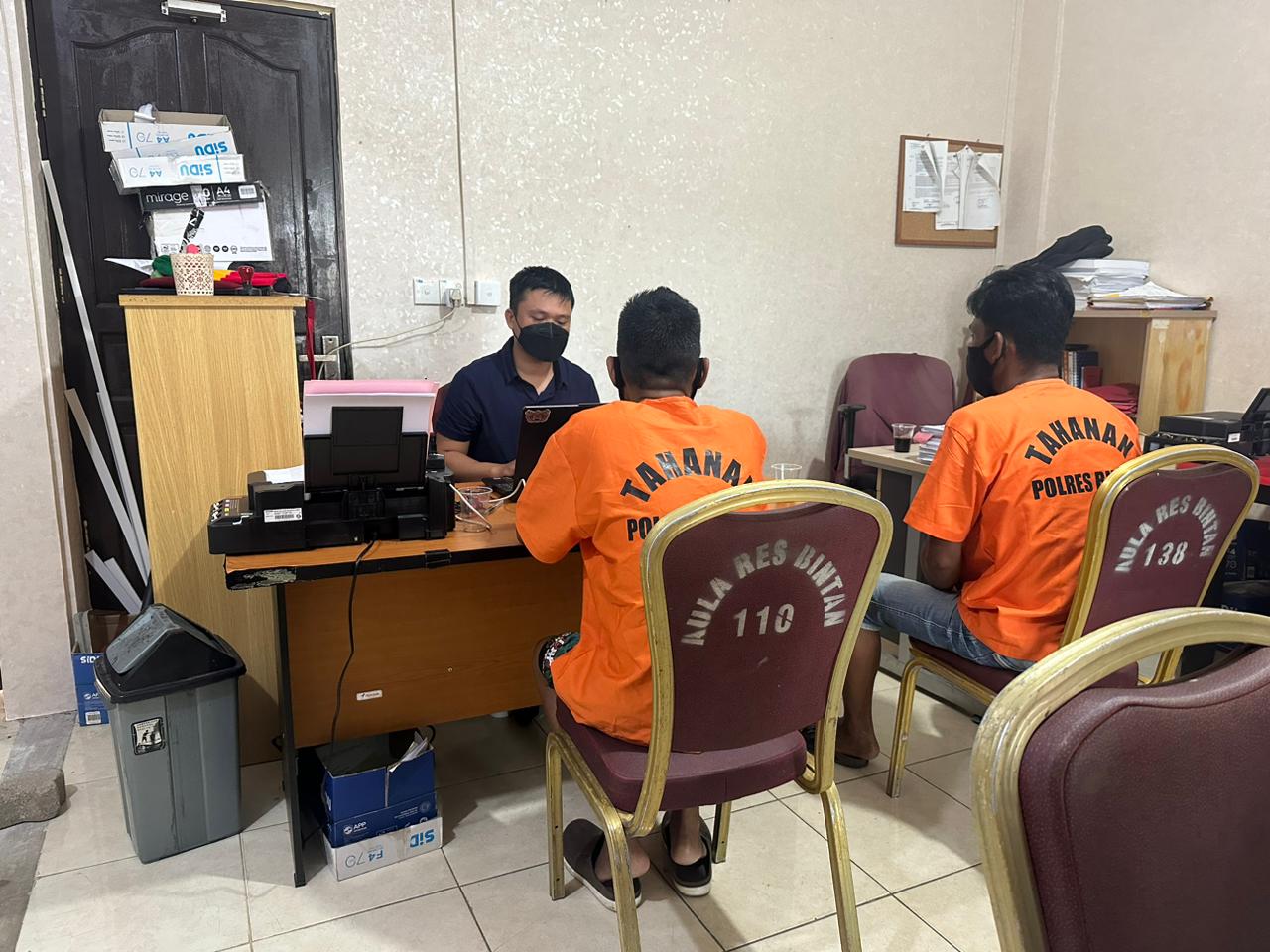 Satreskrim Polres Bintan Keluarkan Surat Penahanan Terhadap 2 Orang Tersangka Kasus Pemalsuan Surat